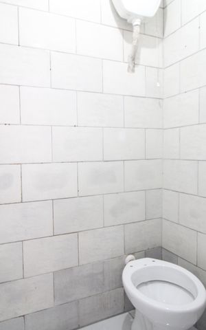 Casa para alugar com 50m², 1 quarto e 2 vagasBanheiro