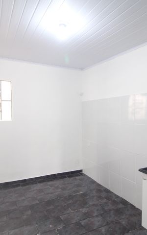 Casa para alugar com 50m², 1 quarto e 2 vagasCozinha