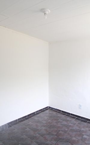 Casa para alugar com 50m², 1 quarto e 2 vagasSala