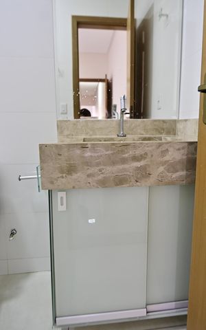Casa à venda com 180m², 3 quartos e 3 vagas Casa à venda com 180m², 3 quartos e 3 vagasBanheiro da Suíte 1