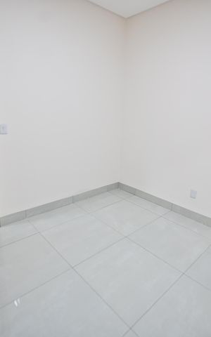 Casa à venda com 180m², 3 quartos e 3 vagas Casa à venda com 180m², 3 quartos e 3 vagasQuarto 1