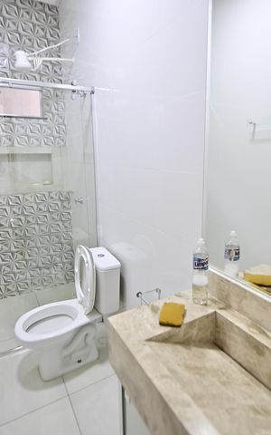 Casa à venda com 180m², 3 quartos e 3 vagas Casa à venda com 180m², 3 quartos e 3 vagasBanheiro