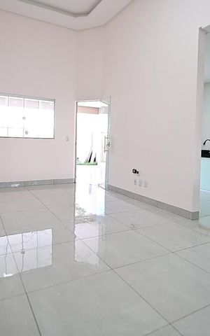 Casa à venda com 180m², 3 quartos e 3 vagas Casa à venda com 180m², 3 quartos e 3 vagasSala