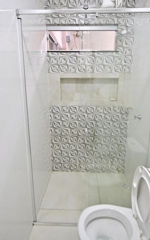 Casa à venda com 180m², 3 quartos e 3 vagas Casa à venda com 180m², 3 quartos e 3 vagasBanheiro