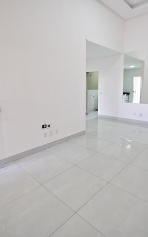 Casa à venda com 180m², 3 quartos e 3 vagas Casa à venda com 180m², 3 quartos e 3 vagasSala