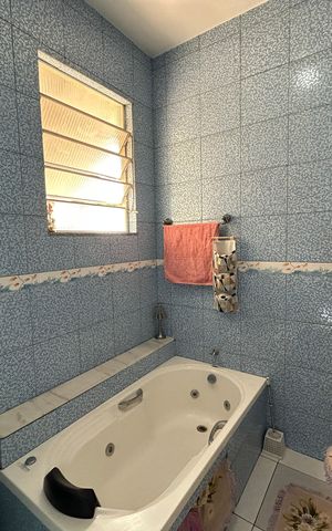 Casa para alugar com 100m², 3 quartos e 1 vagaBanheiro 1