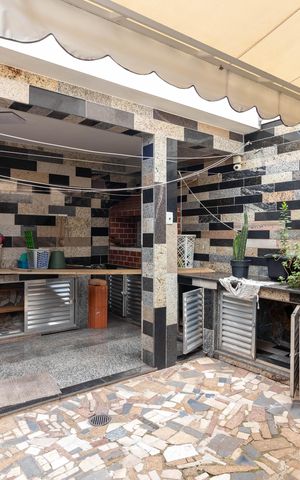 Casa à venda com 197m², 4 quartos e 1 vagaQuintal