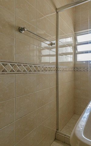 Apartamento à venda com 119m², 2 quartos e sem vagaBanheiro 
