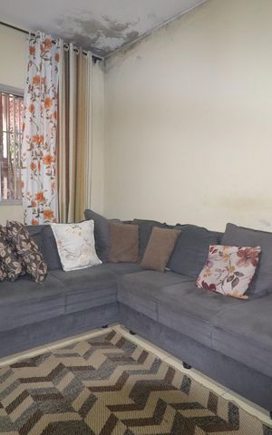 Casa à venda com 125m², 2 quartos e 1 vagaSala