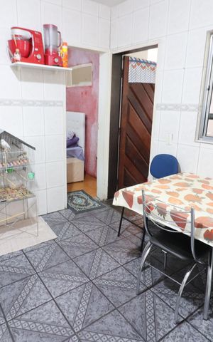 Casa à venda com 220m², 5 quartos e 5 vagasCozinha e Área de Serviço 1