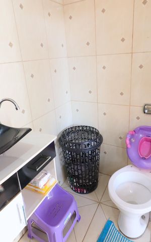 Casa à venda com 220m², 5 quartos e 5 vagasBanheiro 2