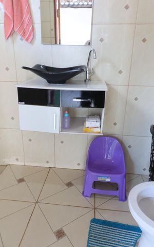 Casa à venda com 220m², 5 quartos e 5 vagasBanheiro 2