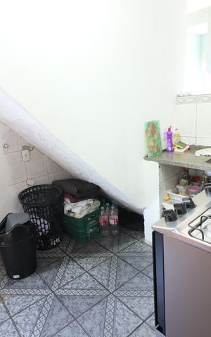 Casa à venda com 220m², 5 quartos e 5 vagasCozinha e Área de Serviço 1