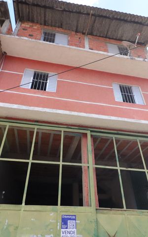 Casa à venda com 220m², 5 quartos e 5 vagasFachada