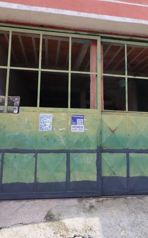Casa à venda com 220m², 5 quartos e 5 vagasFachada