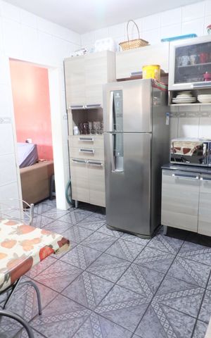Casa à venda com 220m², 5 quartos e 5 vagasCozinha e Área de Serviço 1