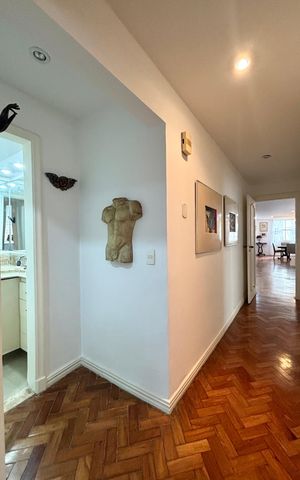 Apartamento à venda com 150m², 3 quartos e sem vaga Apartamento à venda com 150m², 3 quartos e sem vagaCorredor