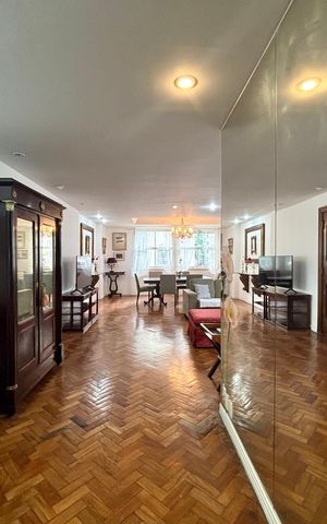 Apartamento à venda com 150m², 3 quartos e sem vaga Apartamento à venda com 150m², 3 quartos e sem vagaSala
