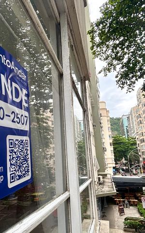 Apartamento à venda com 150m², 3 quartos e sem vaga Apartamento à venda com 150m², 3 quartos e sem vagaPlaca