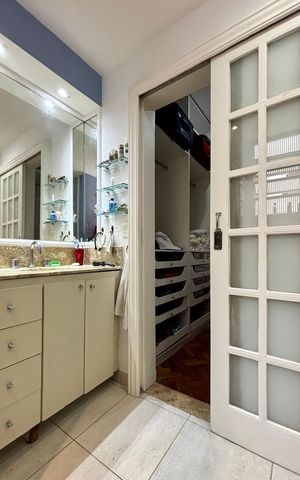 Apartamento à venda com 150m², 3 quartos e sem vaga Apartamento à venda com 150m², 3 quartos e sem vagaSuíte - banheiro