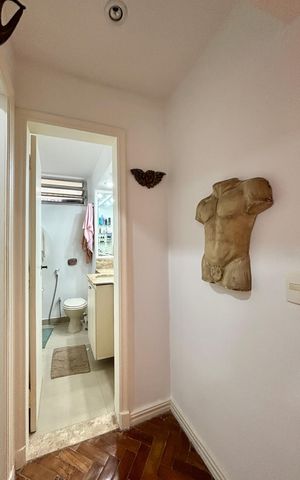 Apartamento à venda com 150m², 3 quartos e sem vaga Apartamento à venda com 150m², 3 quartos e sem vagaCorredor