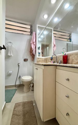 Apartamento à venda com 150m², 3 quartos e sem vaga Apartamento à venda com 150m², 3 quartos e sem vagaBanheiro social