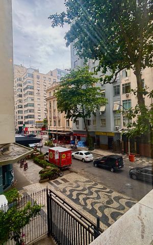 Apartamento à venda com 150m², 3 quartos e sem vaga Apartamento à venda com 150m², 3 quartos e sem vagaSala - vista
