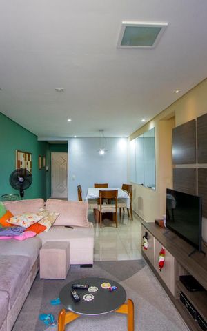 Apartamento à venda com 250m², 3 quartos e 3 vagas Apartamento à venda com 250m², 3 quartos e 3 vagasSala