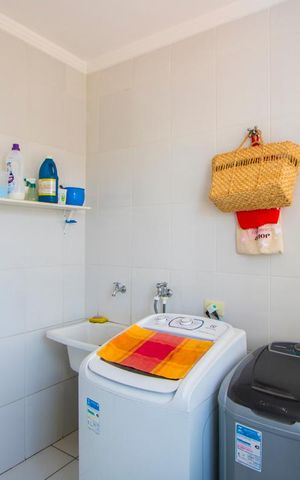 Apartamento à venda com 250m², 3 quartos e 3 vagas Apartamento à venda com 250m², 3 quartos e 3 vagasÁrea de serviço