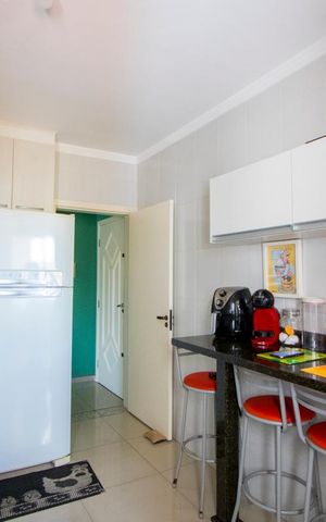 Apartamento à venda com 250m², 3 quartos e 3 vagas Apartamento à venda com 250m², 3 quartos e 3 vagasCozinha