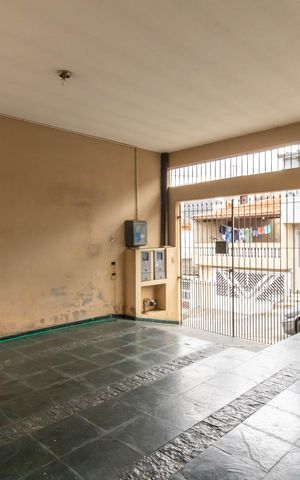 Casa à venda com 142m², 3 quartos e 2 vagas Casa à venda com 142m², 3 quartos e 2 vagasGaragem