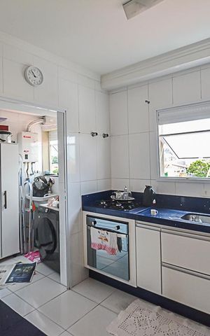 Apartamento à venda com 70m², 3 quartos e 2 vagas Apartamento à venda com 70m², 3 quartos e 2 vagasCozinha