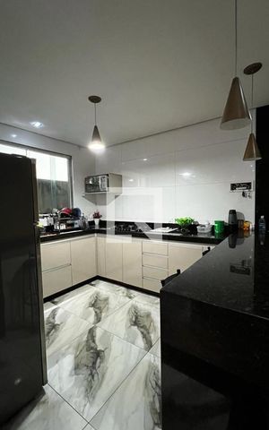 Casa à venda com 197m², 3 quartos e 4 vagas
