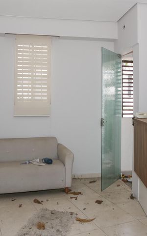 Casa à venda com 230m², 3 quartos e 2 vagas Casa à venda com 230m², 3 quartos e 2 vagasCasa 3 - Sala Comercial