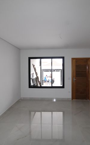 Casa à venda com 150m², 3 quartos e 2 vagasSala