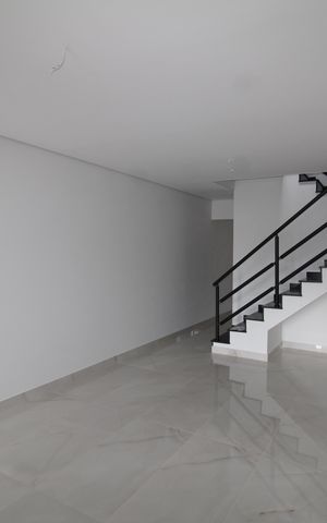 Casa à venda com 150m², 3 quartos e 2 vagasSala