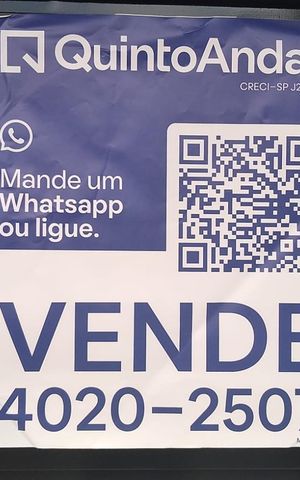 Casa à venda com 150m², 3 quartos e 2 vagas Casa à venda com 150m², 3 quartos e 2 vagasFachada