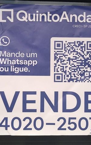 Casa à venda com 170m², 3 quartos e 2 vagas Casa à venda com 170m², 3 quartos e 2 vagasFachada
