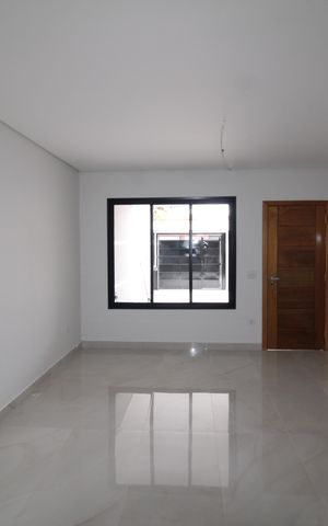Casa à venda com 170m², 3 quartos e 2 vagasSala