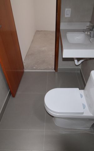 Casa à venda com 170m², 3 quartos e 2 vagasQuarto 2 - Banheiro