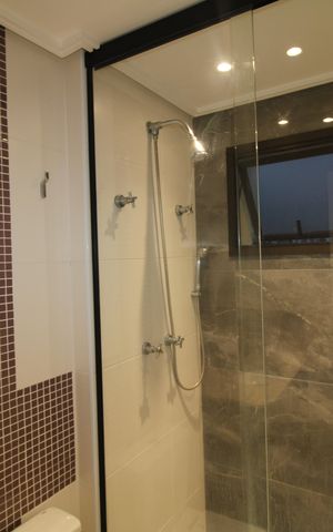 Apartamento à venda com 150m², 3 quartos e 3 vagasQuarto 2 - Banheiro