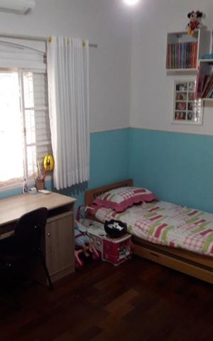 Casa à venda com 235m², 3 quartos e 4 vagas