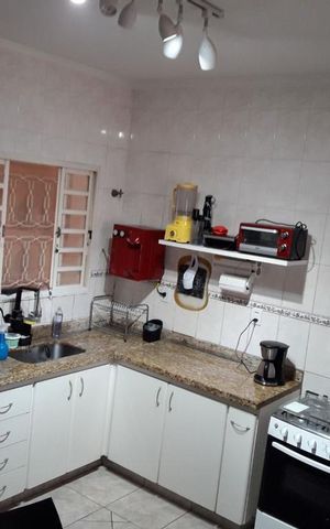 Casa à venda com 235m², 3 quartos e 4 vagas