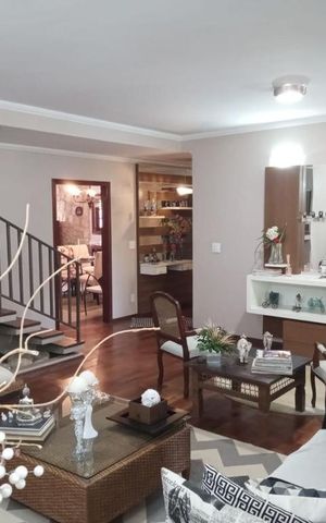 Casa à venda com 281m², 3 quartos e 4 vagas