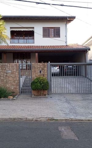 Casa à venda com 281m², 3 quartos e 4 vagas