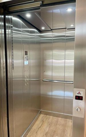 Casa de condomínio à venda com 468m², 4 quartos e 6 vagas
