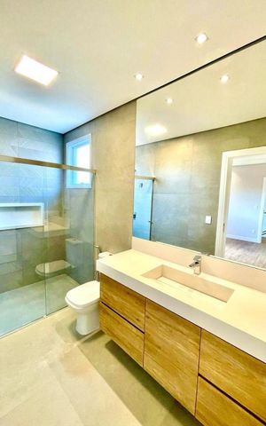 Casa de condomínio à venda com 468m², 4 quartos e 6 vagas