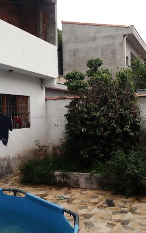 Casa para alugar com 180m², 3 quartos e 2 vagas Casa para alugar com 180m², 3 quartos e 2 vagasÁrea externa