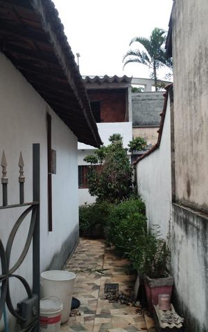 Casa para alugar com 180m², 3 quartos e 2 vagas Casa para alugar com 180m², 3 quartos e 2 vagasÁrea externa