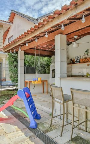 Casa de condomínio à venda com 463m², 5 quartos e 2 vagas